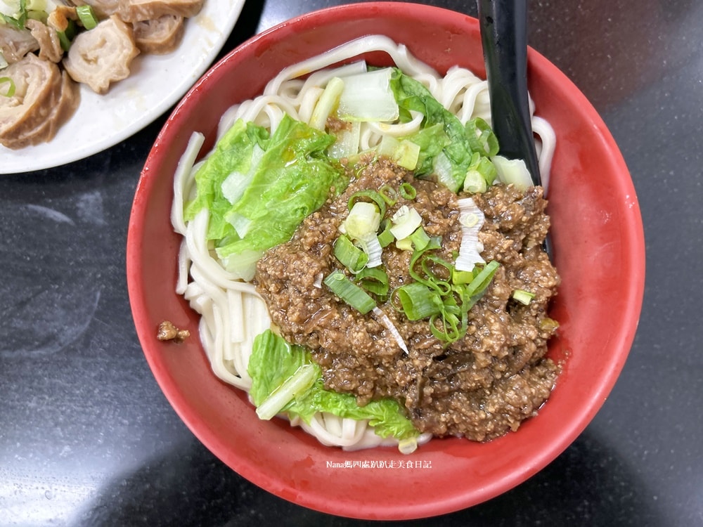 《新竹竹東美食》莊記牛肉麵館.無時無刻都要排隊.滷味才是主角.麵食才是配角 - 第12張圖 《新竹竹東美食》莊記牛肉麵館.無時無刻都要排隊.滷味才是主角.麵食才是配角