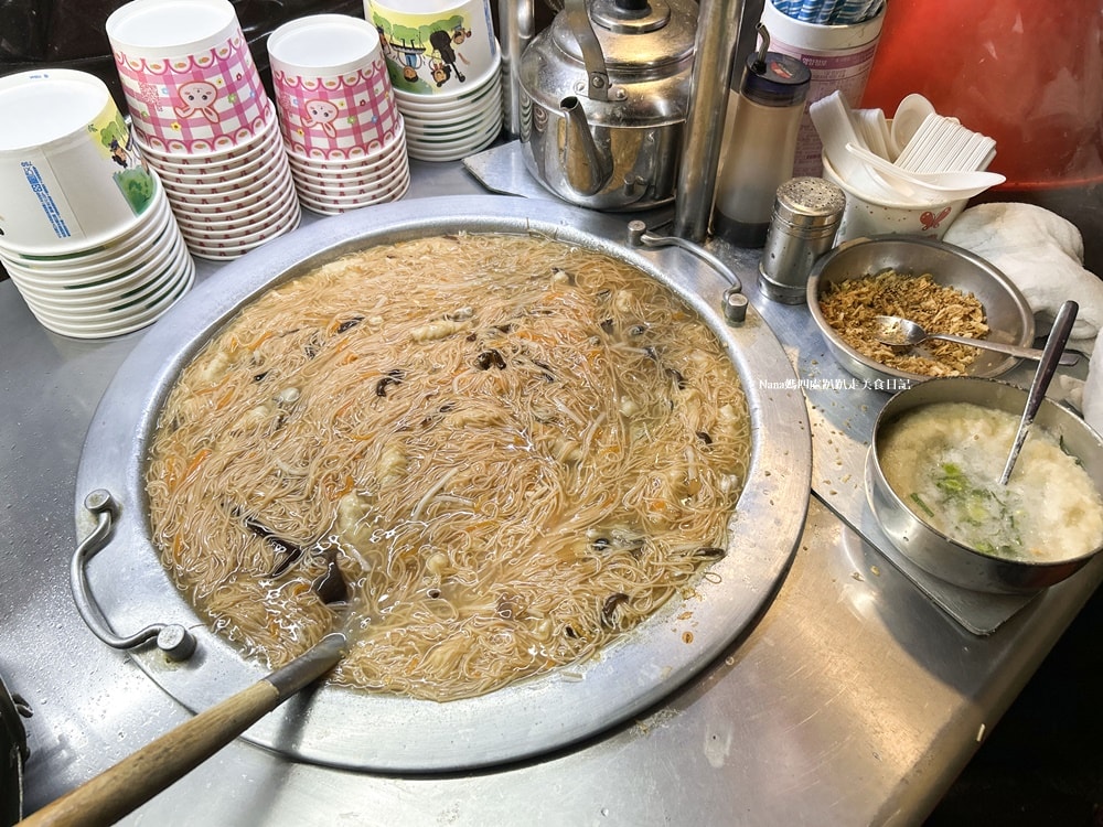《新竹竹東美食》原郵局臭豆腐蚵仔麵線 躲在暗巷的神秘小吃 在地人才知道的美食